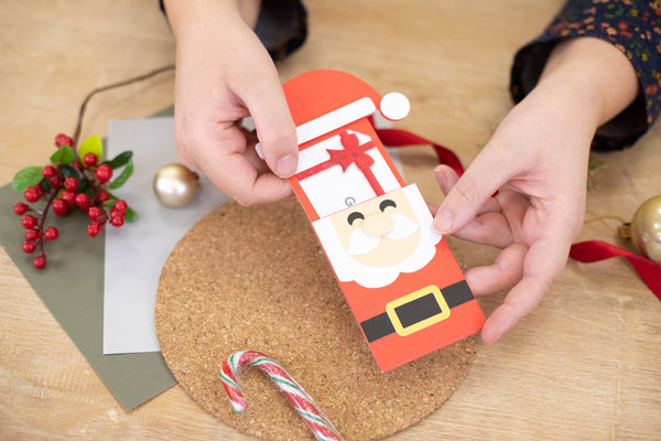 How to craft the cutest Christmas Gift Card Holders!