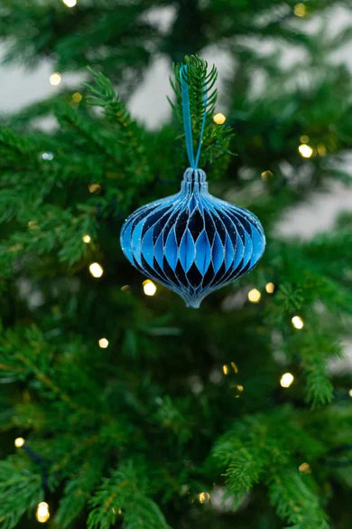 How to craft a 3D Christmas bauble
