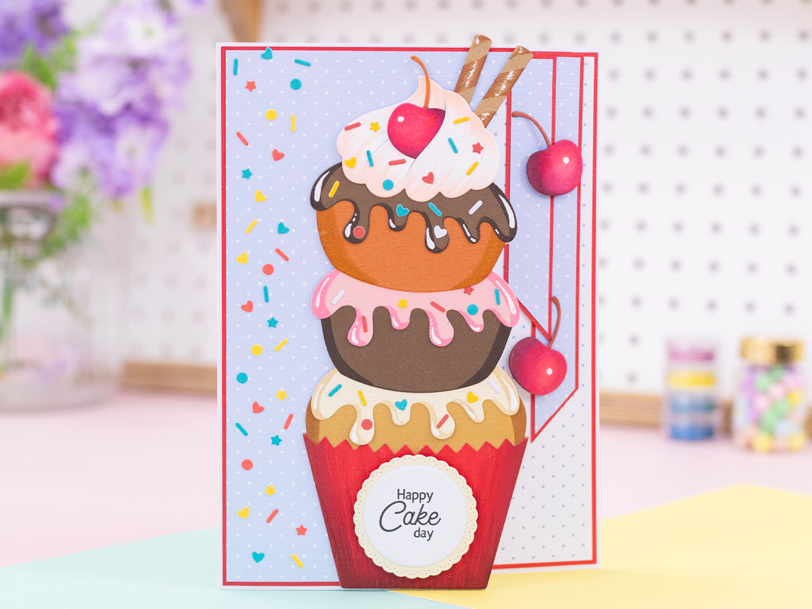 Cupcake Shaped Stamp & Metal Die Set