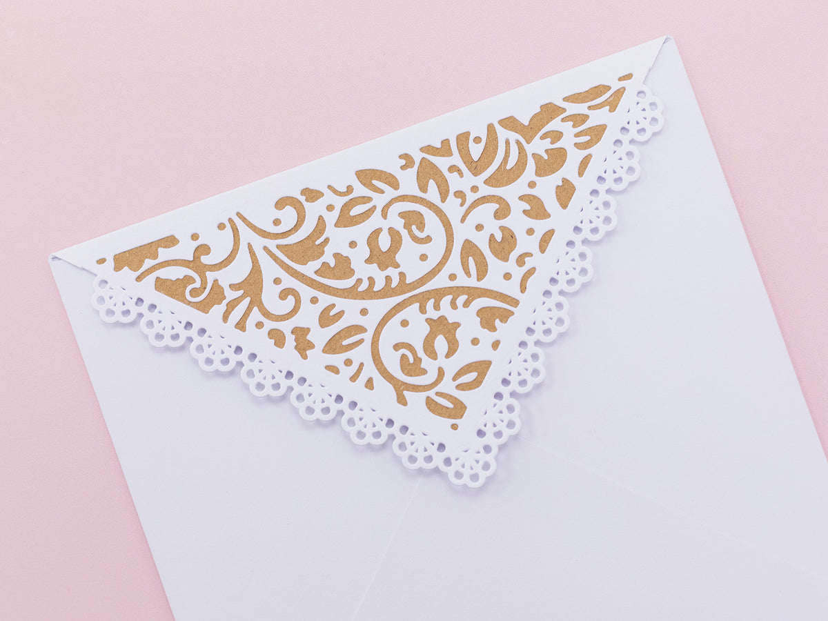 Sara Signature Antique Lace - Romantic Envelope Metal Die Set