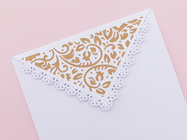 Sara Signature Antique Lace - Romantic Envelope Metal Die Set