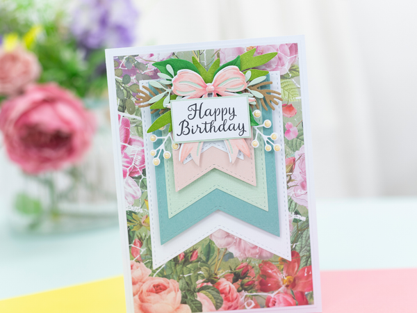 Crafter's Companion Metal Die - Stitched Edge Pennant Flags