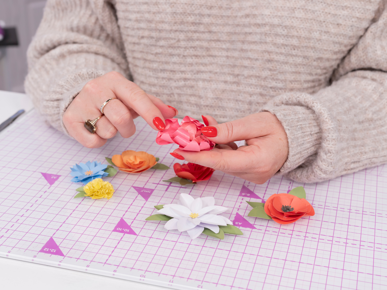 Crafter's Companion Paper Punch - Oval 1"